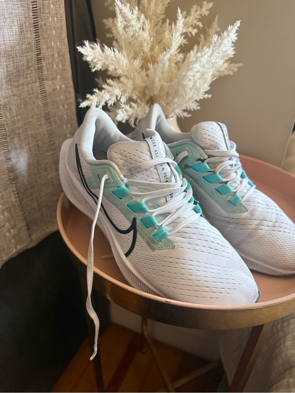 Nike White Running Sneakers with Teal Accents Pegasus 38